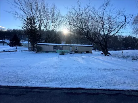 8389 King Street Rd, Mentz, NY 13140