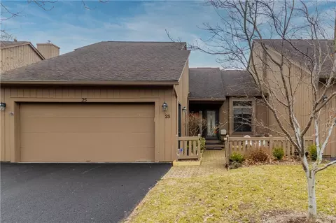 25 Sky Ridge Dr, Rochester, NY 14625