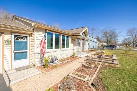 Exterior - 918 Copperkettle Rd, Webster, NY 14580 photo 2 of 11