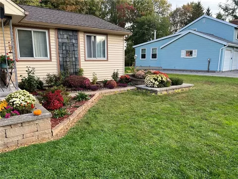 Exterior - 918 Copperkettle Rd, Webster, NY 14580 photo 3 of 11