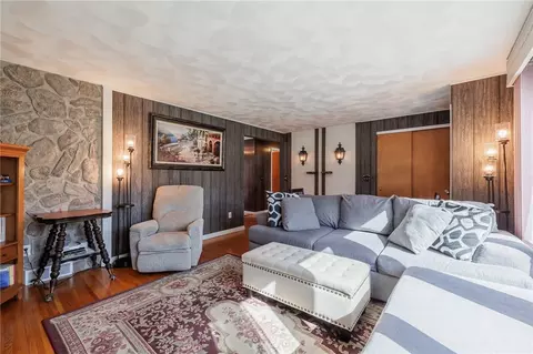 Living - 918 Copperkettle Rd, Webster, NY 14580 photo 2 of 2