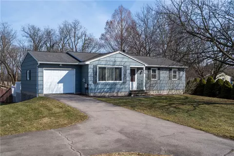 958 Turner Rd, Palmyra, NY 14522