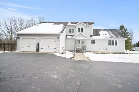 649 Pelis Rd, Newark, NY 14513