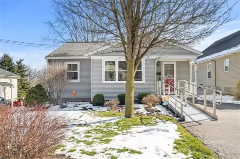 14 Monroe St, Perinton, NY 14450