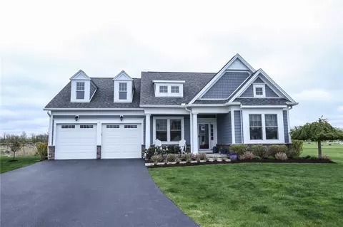 6 Saint Johnsville Trl, Rochester, NY 14618