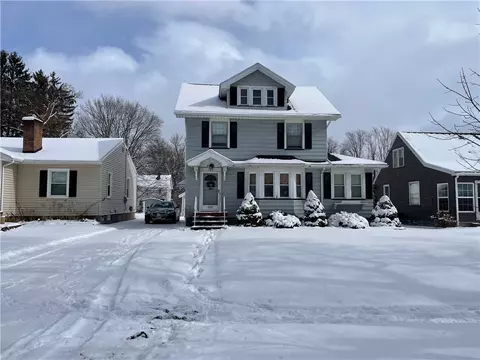 284 Lettington Ave, Gates, NY 14624