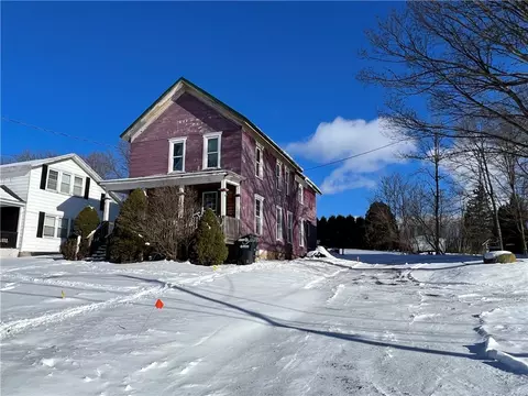 185 Caroline St, Galen, NY 14433