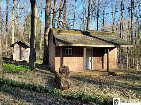80 Summervale Dr, Napoli, NY 14755