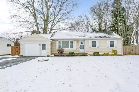 5 Straub Rd, Greece, NY 14626