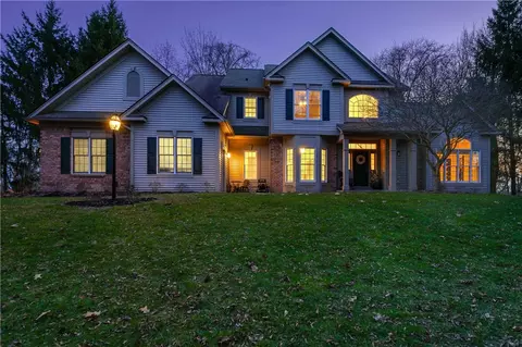 121 Neuchatel Ln, Perinton, NY 14450