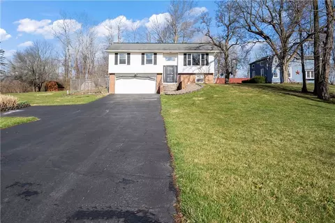 1225 Victor Rd, Macedon, NY 14502