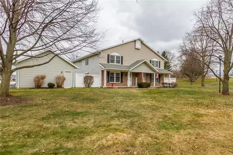 139 Dessie Hts, West Henrietta, NY 14586