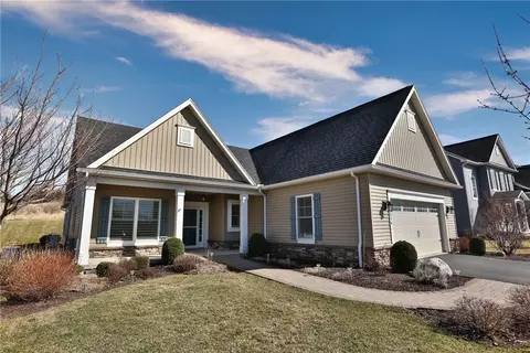5214 Whitecliff Dr, Canandaigua, NY 14424