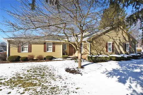 24 Winding Wood, Pittsford, NY 14534
