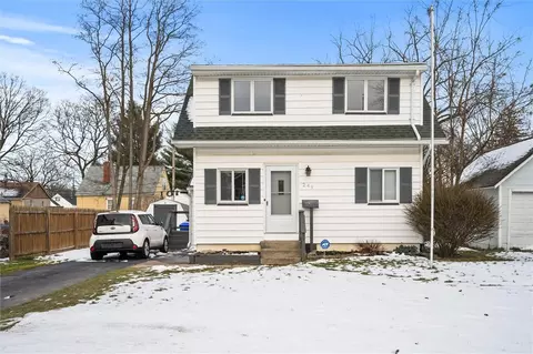 249 Chalford Rd, Greece, NY 14616
