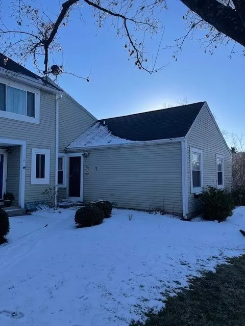 7 Pumpkin Hook, West Henrietta, NY 14586
