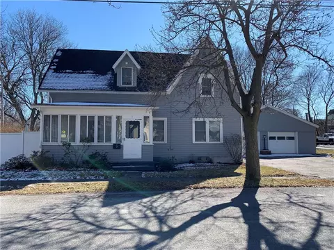 9 Murray St, Mount Morris, NY 14510
