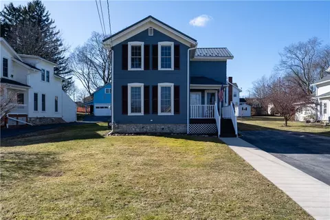 59 N Center St, Perry, NY 14530