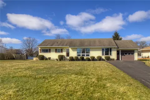 225 Lysander Dr, Rochester, NY 14623