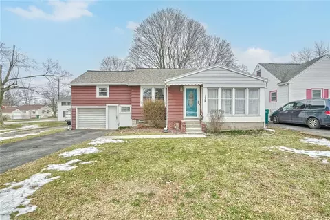 124 Brayton Rd, Greece, NY 14616