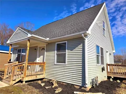 25 Grove St, Waterloo, NY 13165