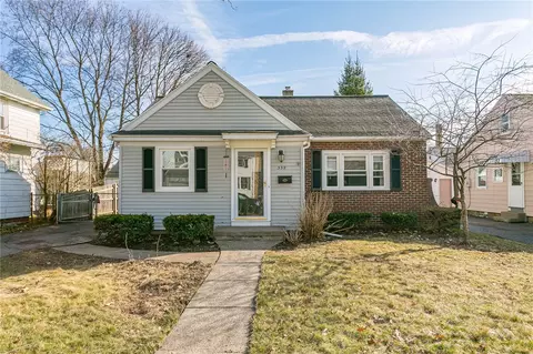 339 Tarrington Rd, Irondequoit, NY 14609 photo 4