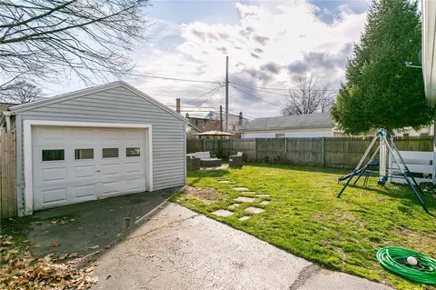 339 Tarrington Rd, Irondequoit, NY 14609 photo 20
