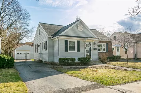 339 Tarrington Rd, Irondequoit, NY 14609 photo 2