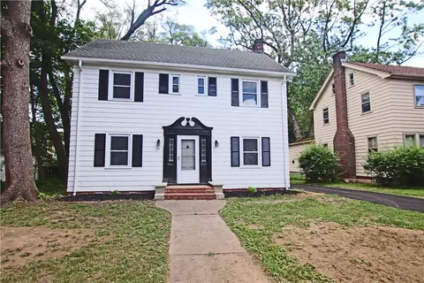 26 Elmore Rd, Rochester, NY 14618