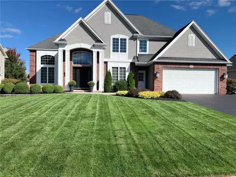 425 E Moreno Dr, Greece, NY 14626