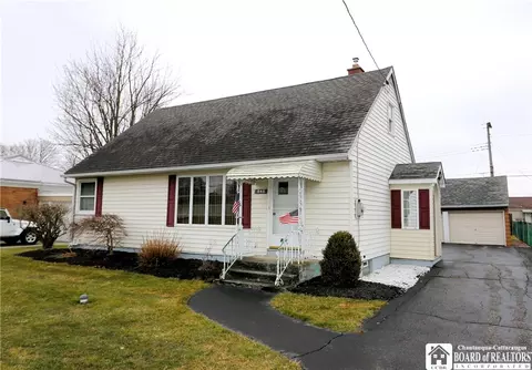 848 Sherwood Ct, Depew, NY 14043