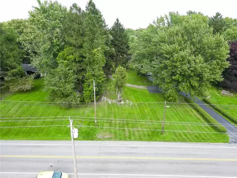 430 Whiting Rd, Webster, NY 14580