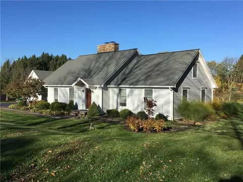 79 Lanning Rd, Honeoye Falls, NY 14472