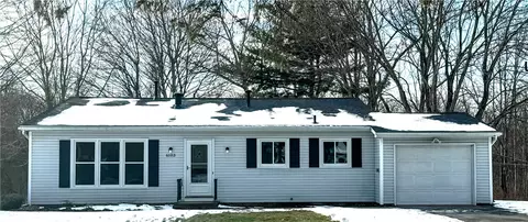 6103 Hollybush Ln, Ontario, NY 14519
