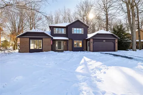 294 Creighton Ln, Greece, NY 14612