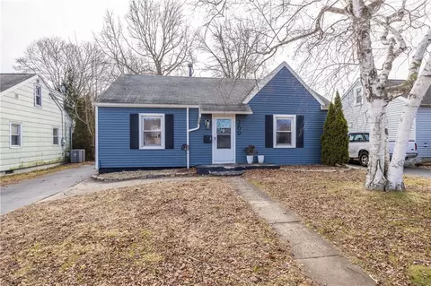 269 Falstaff Rd, Irondequoit, NY 14609