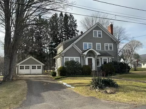 27 George St, Wellsville, NY 14895
