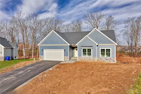 1093 Bear Creek Cir, Webster, NY 14580