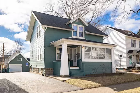 51 Colonial Rd, Rochester, NY 14609
