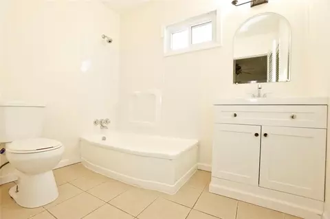 Bath - 37 Broderick Dr, Irondequoit, NY 14622 photo 2 of 4