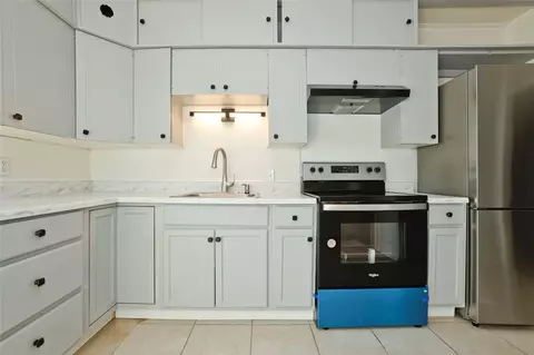 Kitchen - 37 Broderick Dr, Irondequoit, NY 14622 photo 4 of 5
