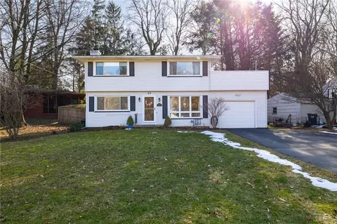 33 Landing Rd S, Brighton, NY 14610