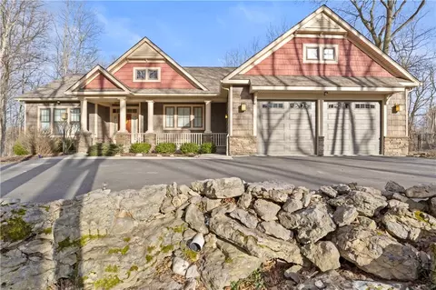 55 Church St, Phelps, NY 14532