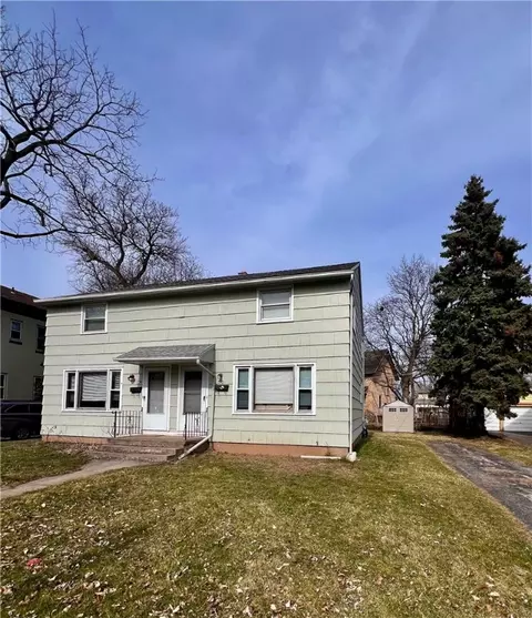 738-740 Blossom Rd, Rochester, NY 14610