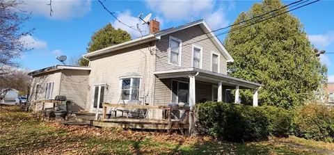 178 Glasgow St, Galen, NY 14433