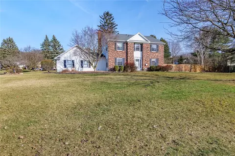1 Mattock Pl, Perinton, NY 14534