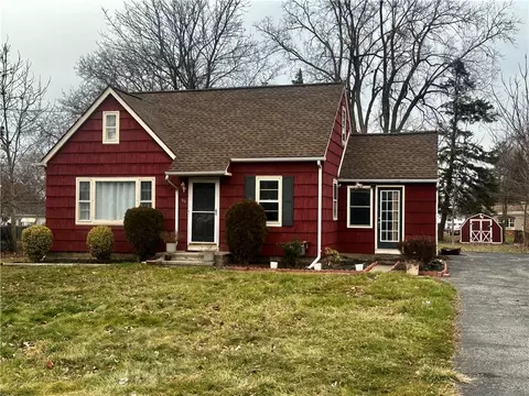 96 Mcguire Rd, Greece, NY 14616