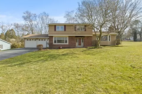 38 Bromley Rd, Pittsford, NY 14534