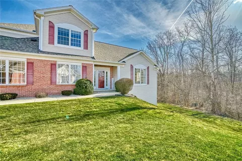 39 Granite Dr, Perinton, NY 14526