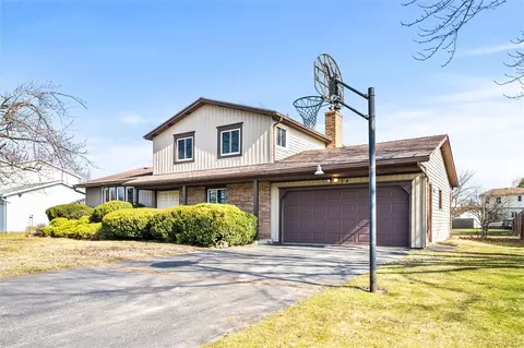 1254 Flynn Rd, Greece, NY 14612